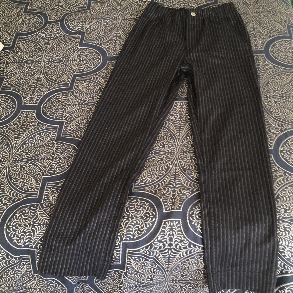 Pinstriped stretch ankle pants